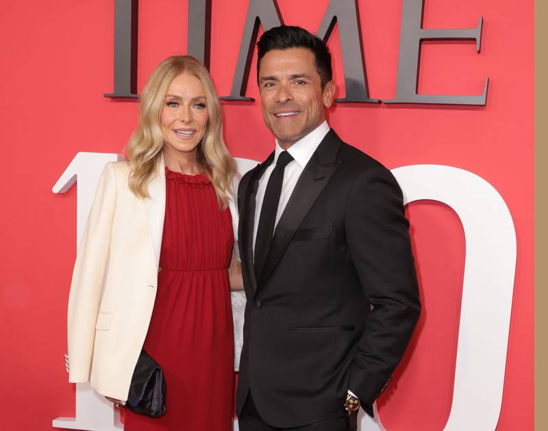 NEW YORK, NEW YORK - APRIL 25: (L-R) Kelly Ripa and Mark Consuelos attend the 2024 Time100 Gala at Jazz at Lincoln Center on April 25, 2024 in New York City.  (Photo by Michael Loccisano/Getty Images)