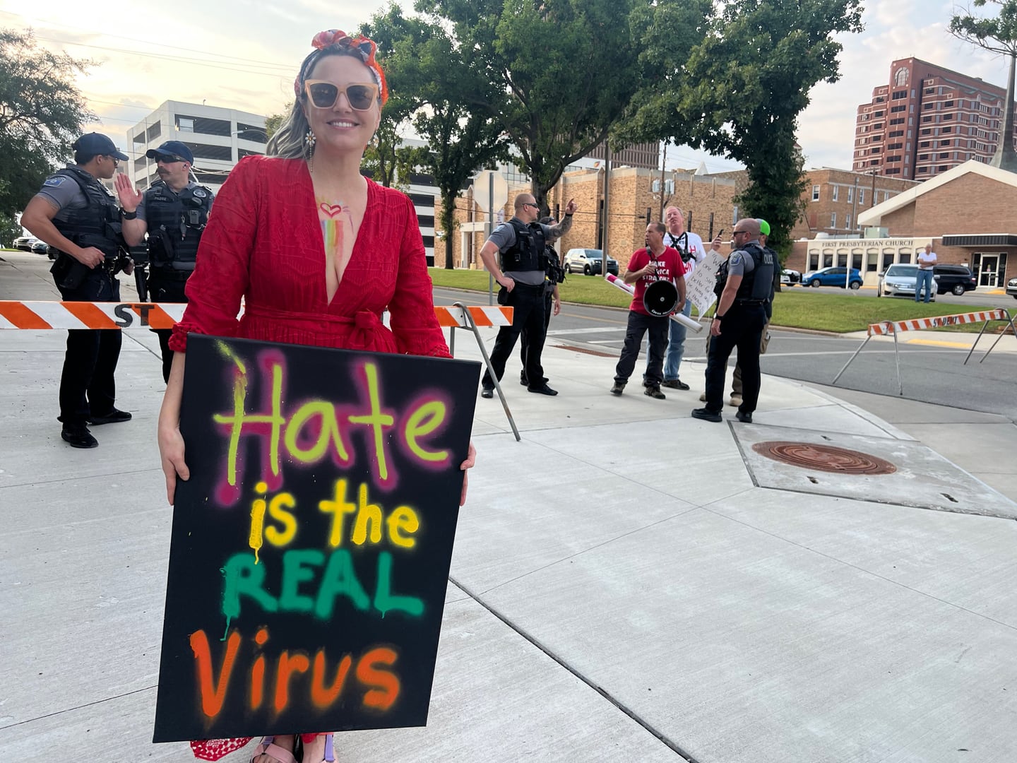 Small crowd protests Bartlesville Pride event over drag show Mix 96.5
