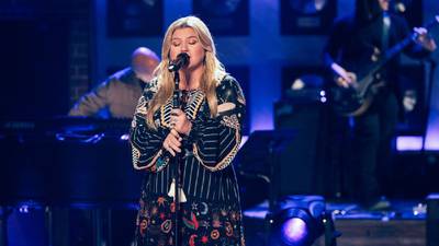Kelly Clarkson announces new album, 'Chemistry,' is coming "soon"